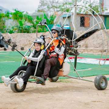 Tour bay dù có động cơ (Paramotor) và đạp xe khám phá làng quê Nha Trang
